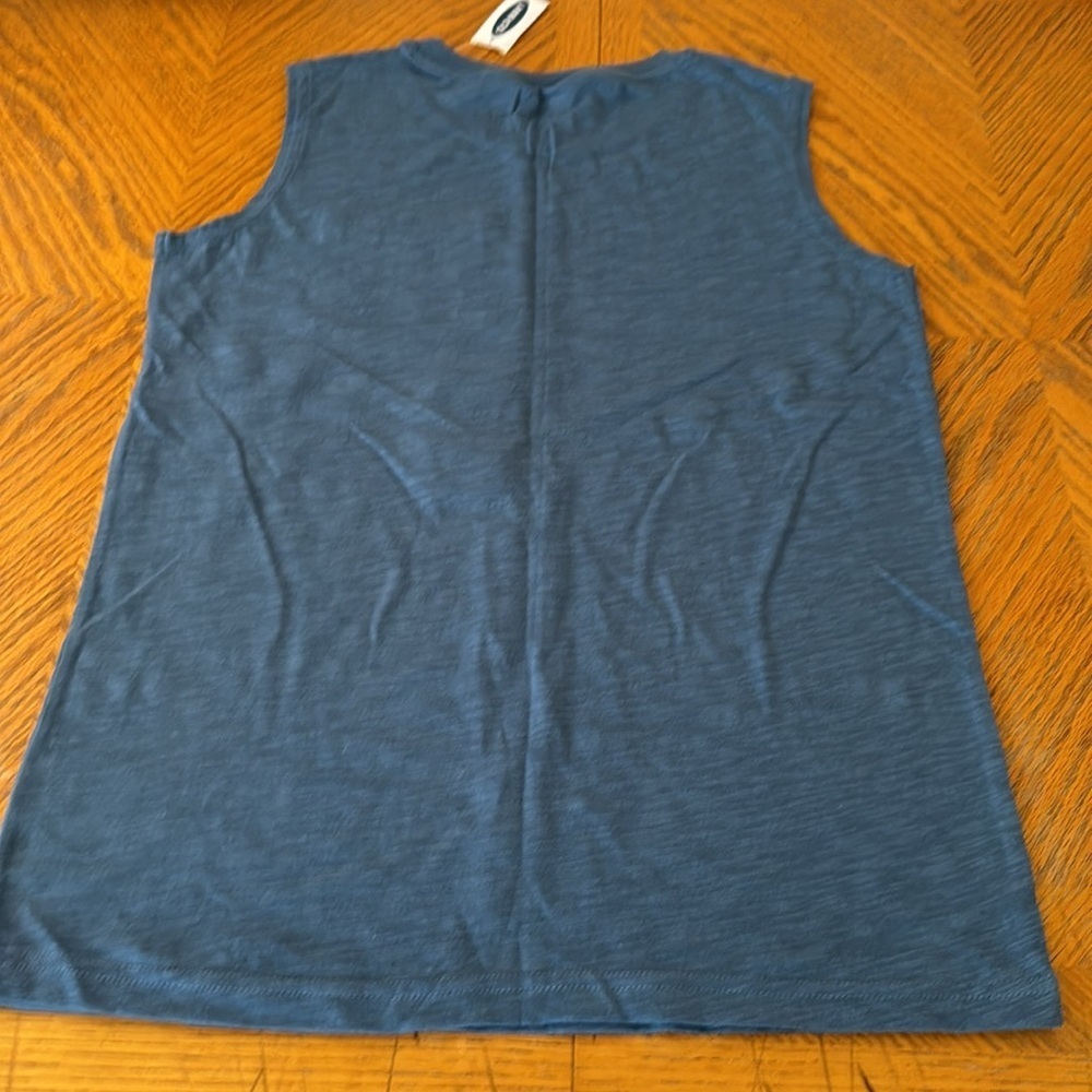 Old Navy tank top - Picture 5 of 6